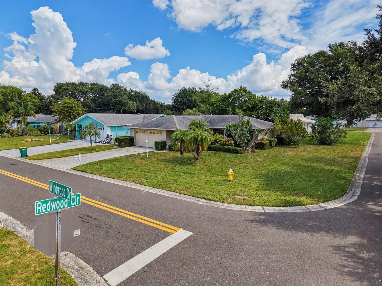 2580 Windwood Dr photo 4
