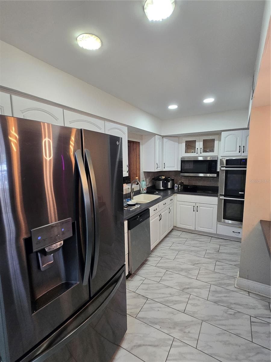 7710 W Hanna Ave photo 5