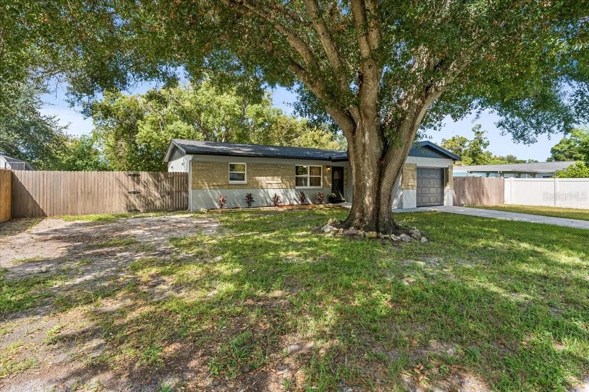 14756 Mockingbird Ln E photo 4