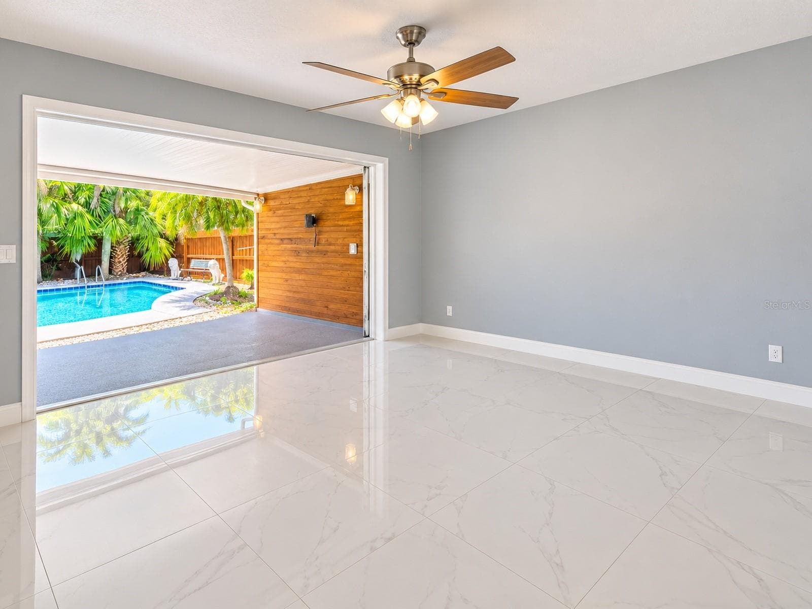 5124 Springwood Dr photo 3