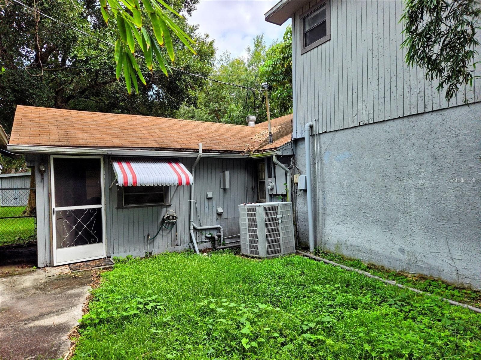 8815 S Hickory Ln photo 3