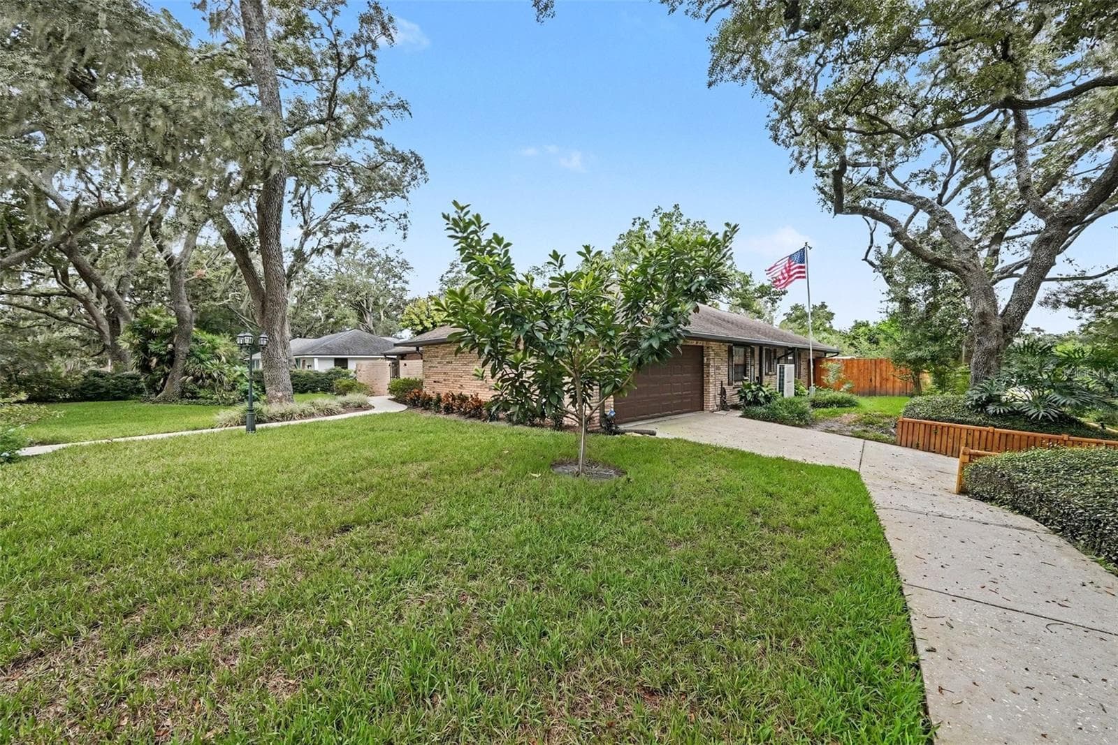 201 Wild Oak Dr photo 3