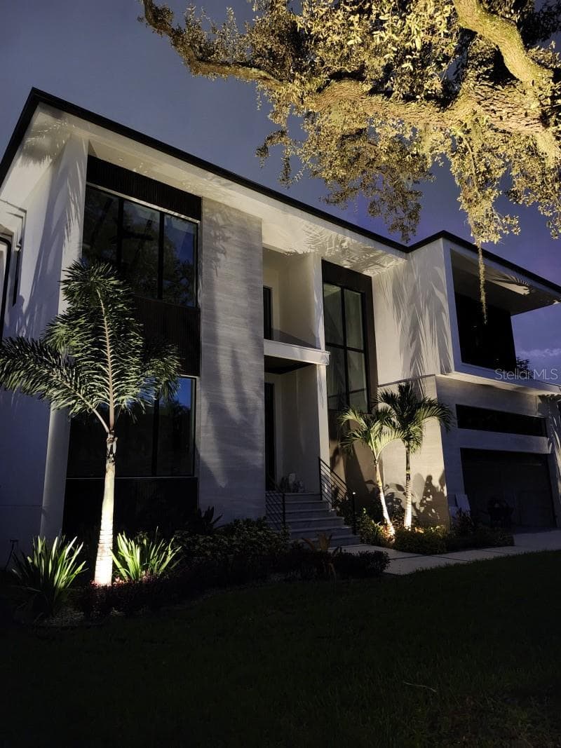 214 S Renellie Dr