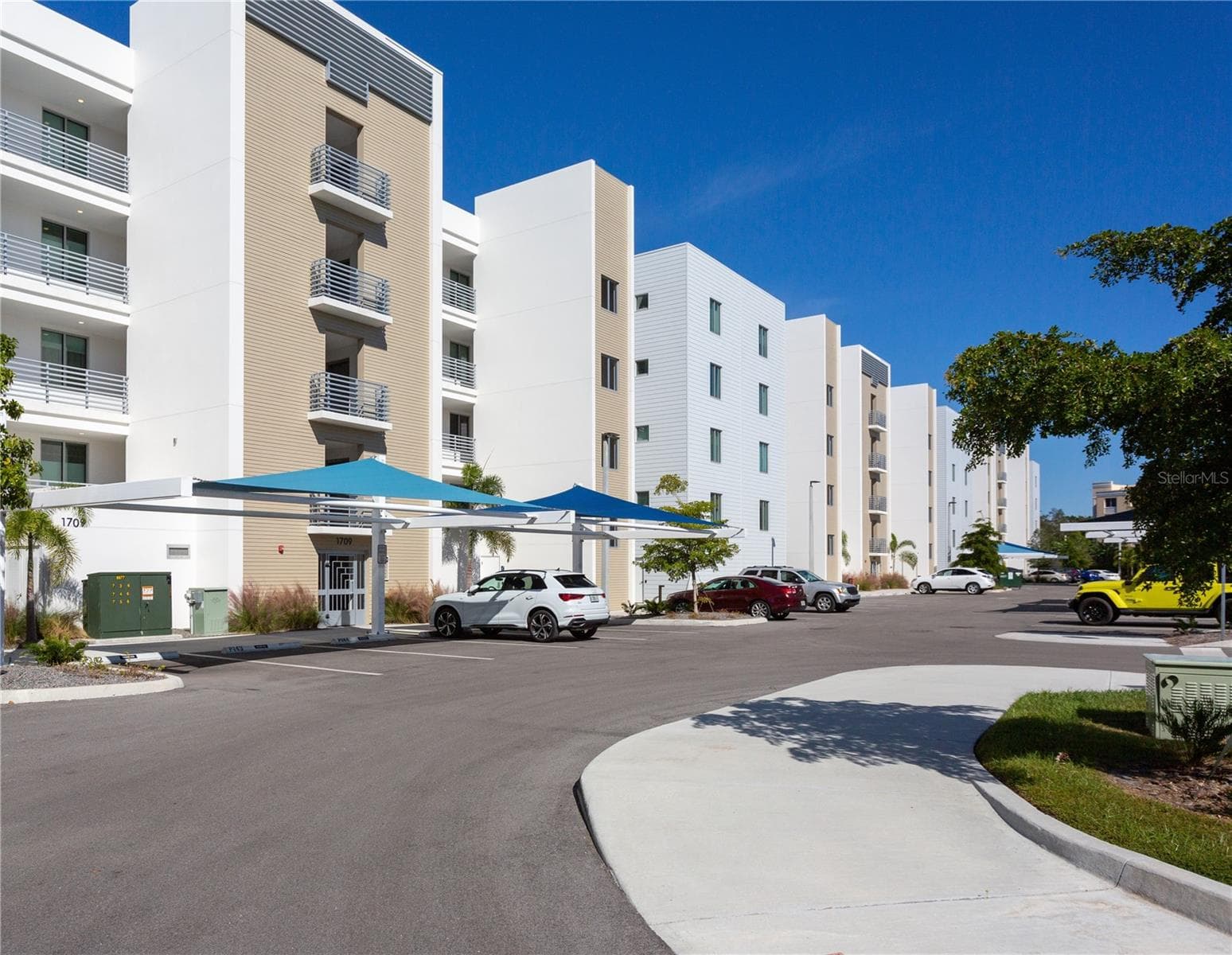 1709 N Tamiami Trl #215