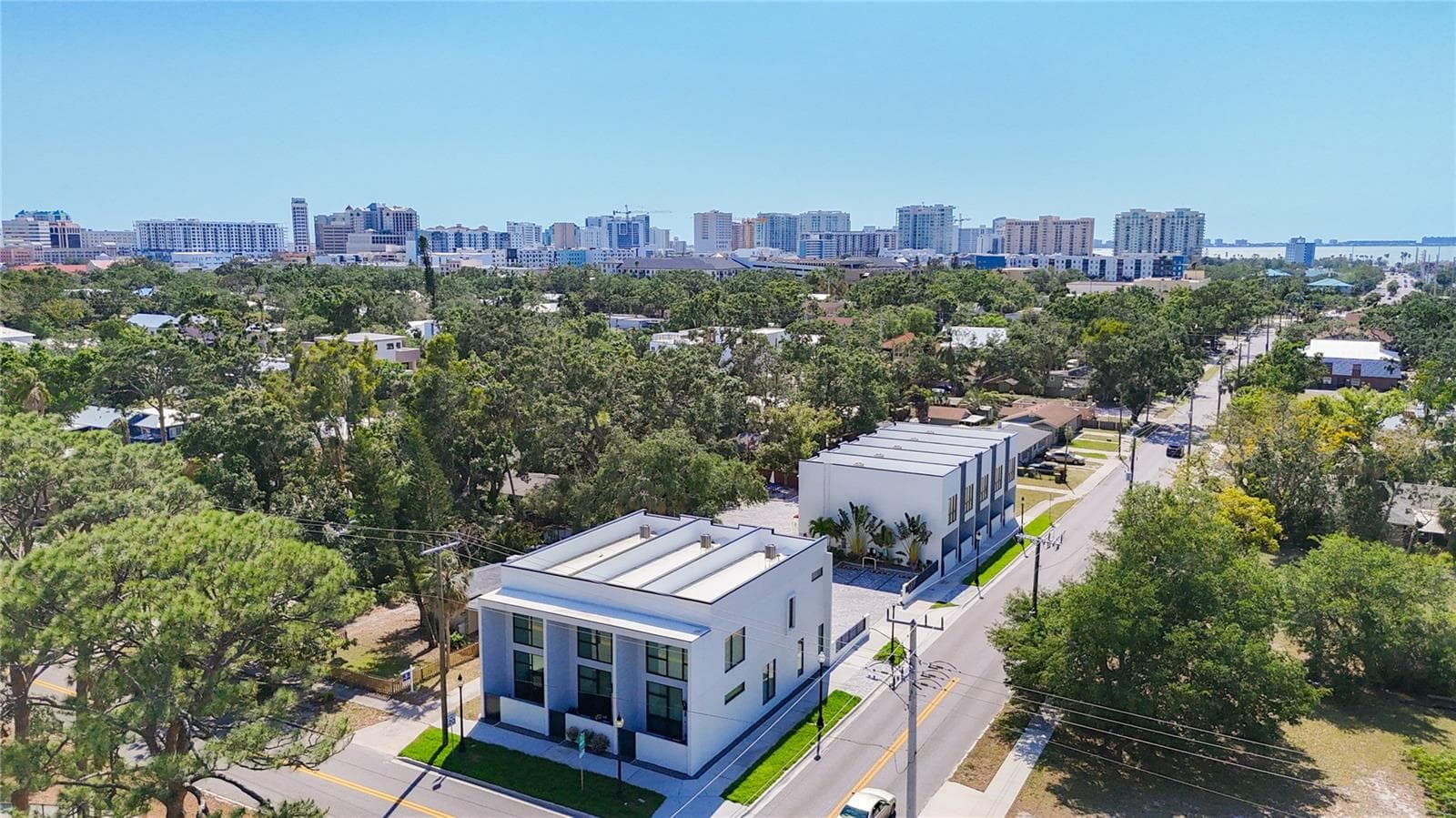 941 N Osprey Ave