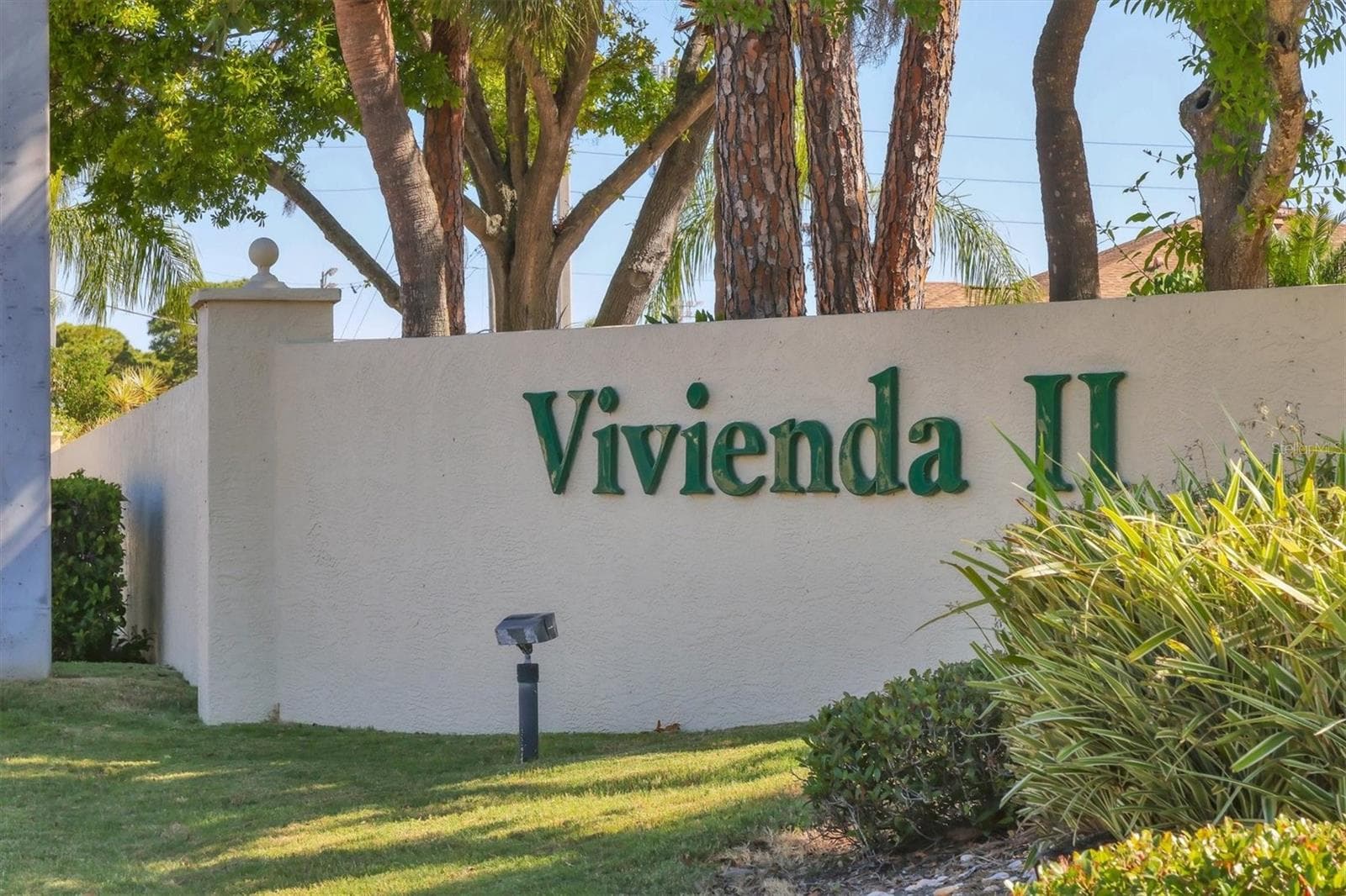 3305 Vivienda Blvd