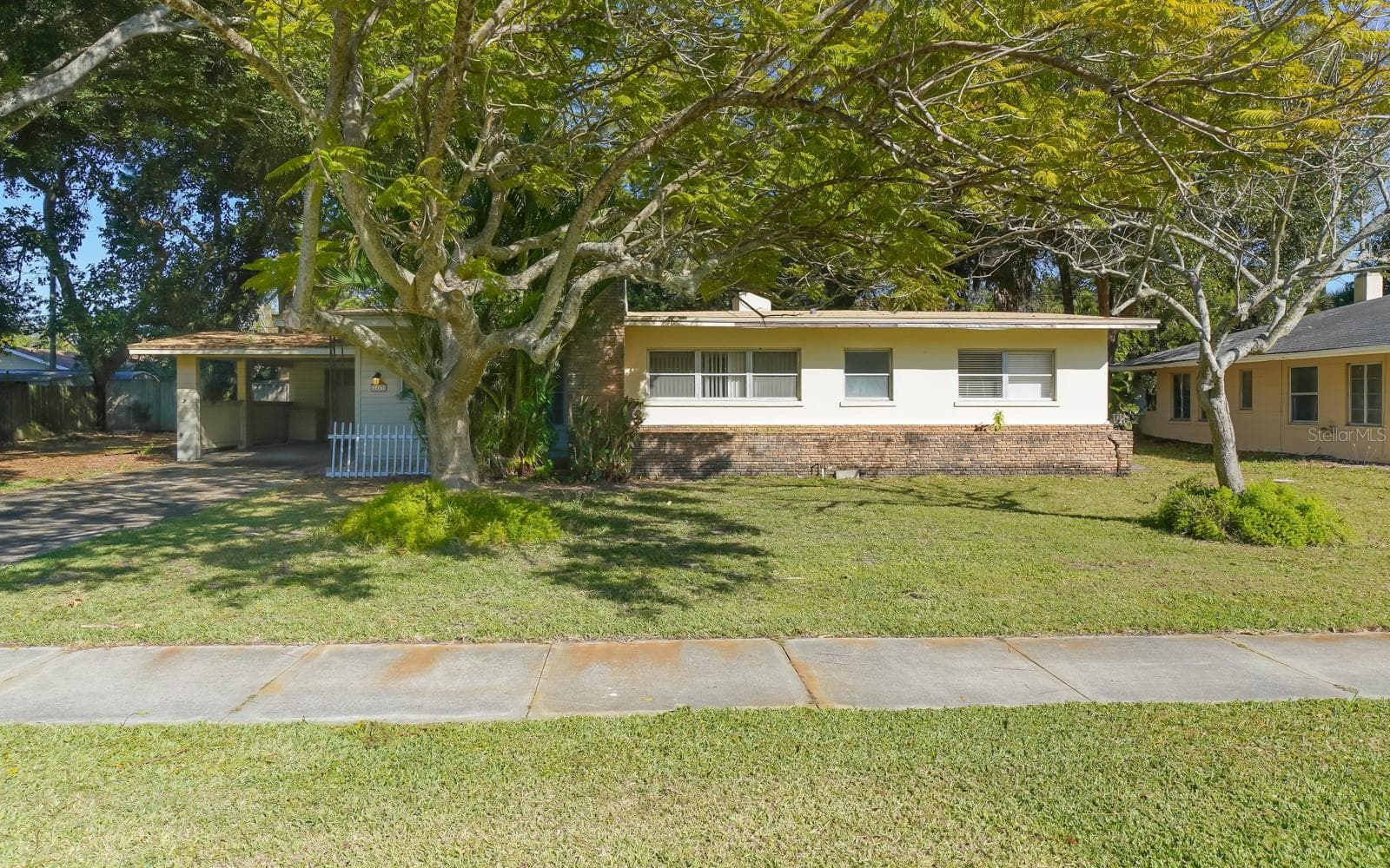 2461 Ringling Blvd