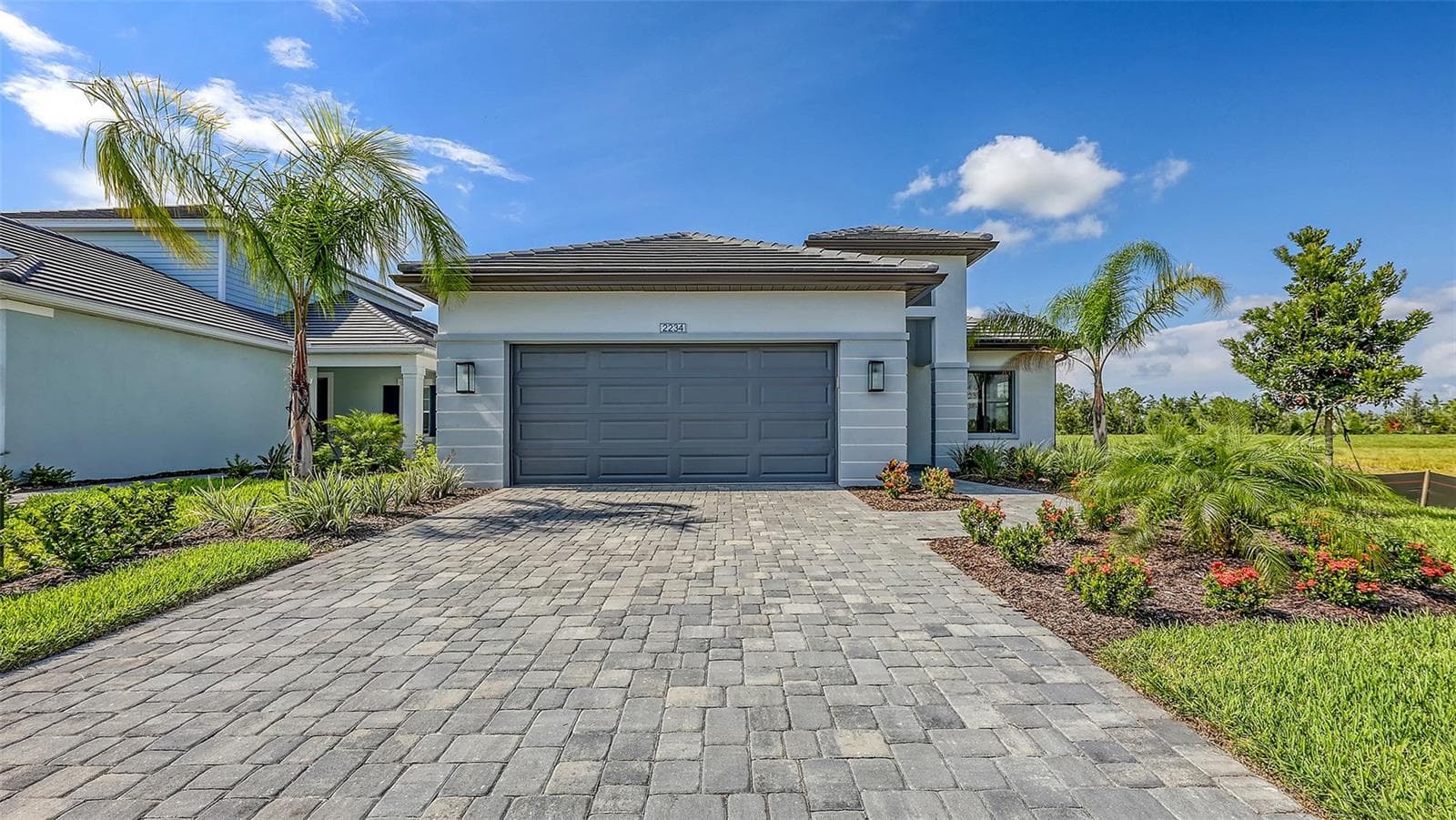 2234 Lady Palm Loop