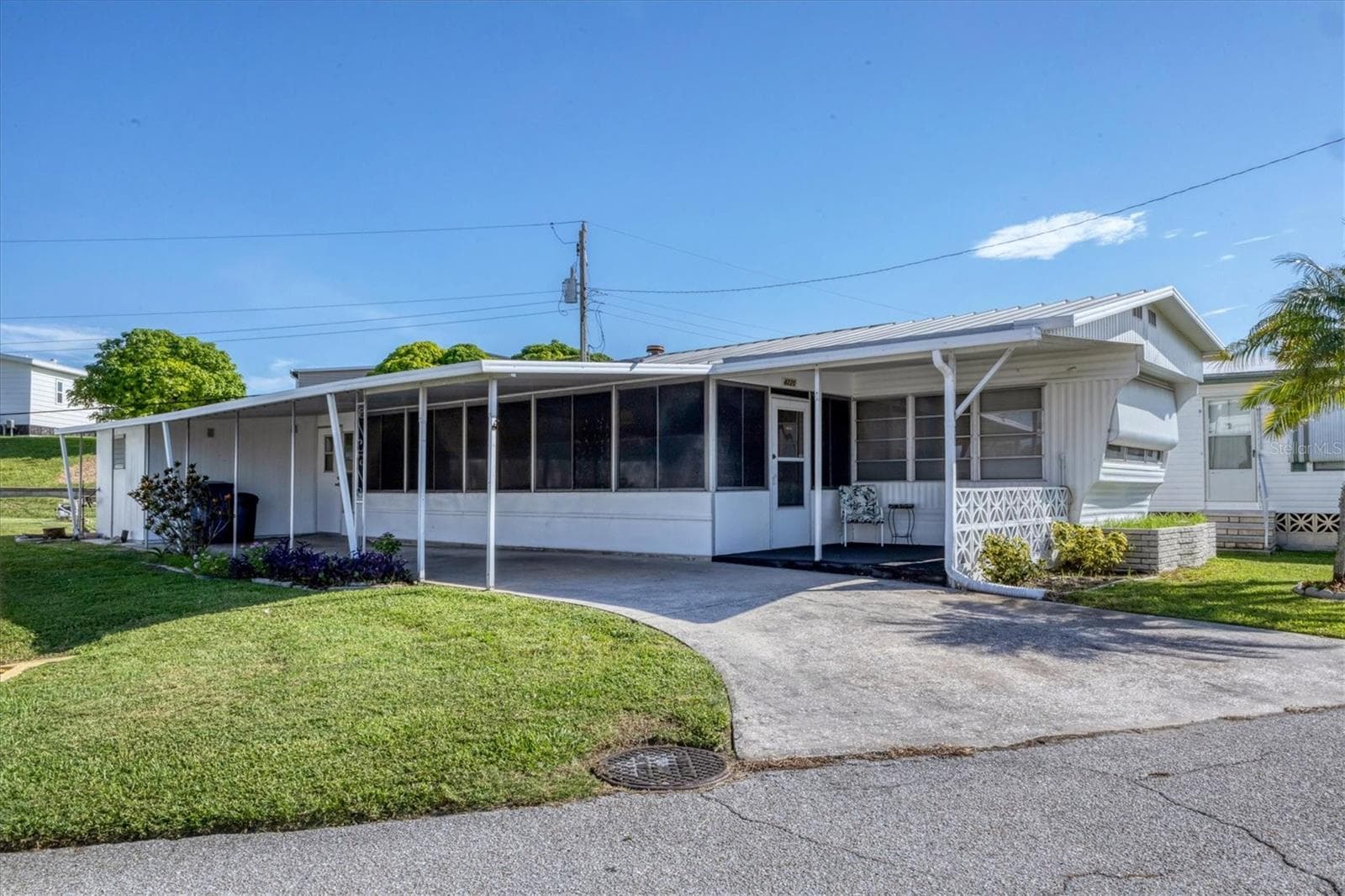4220 12th Street CT E