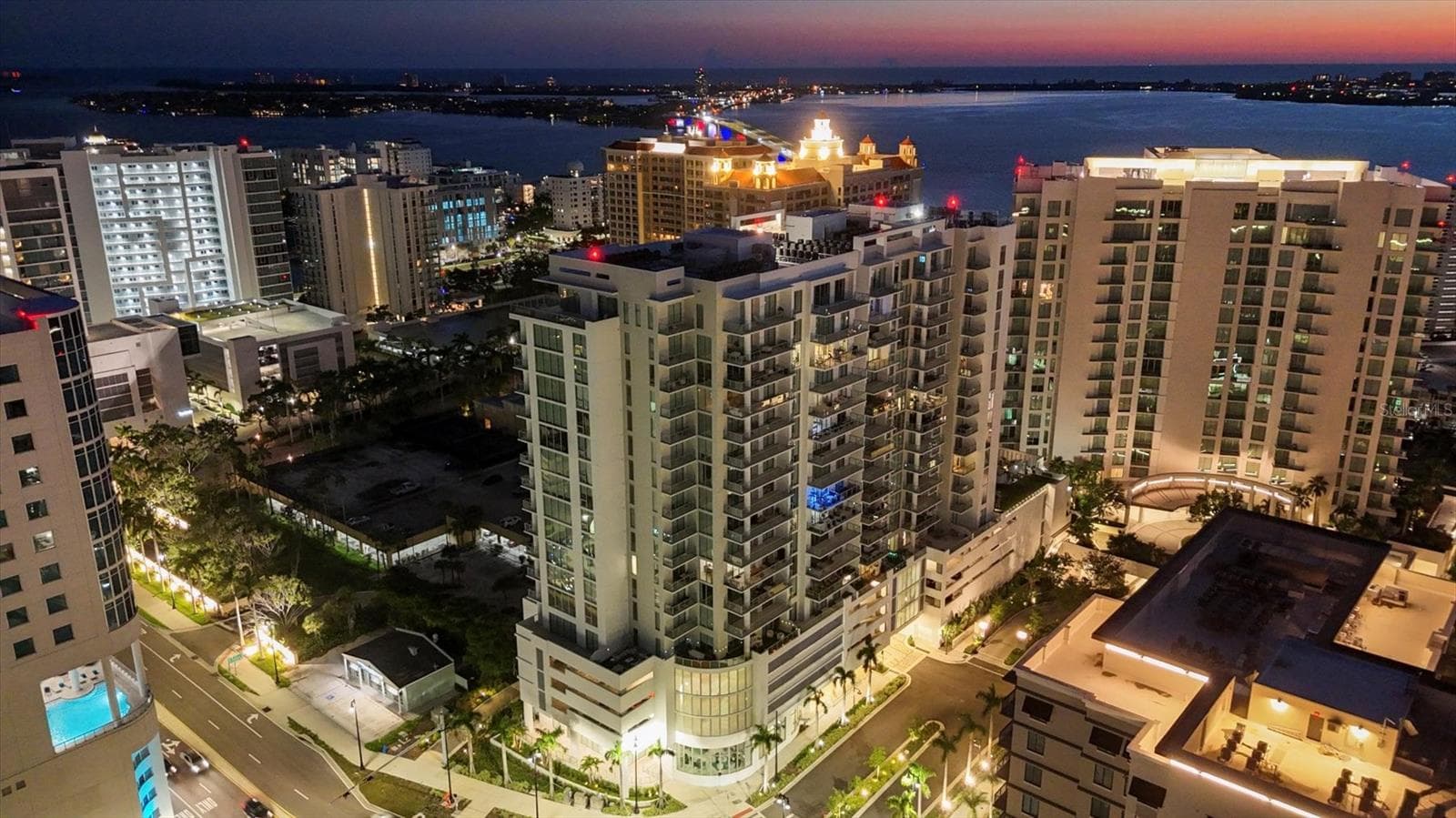 301 Quay Commons #1704