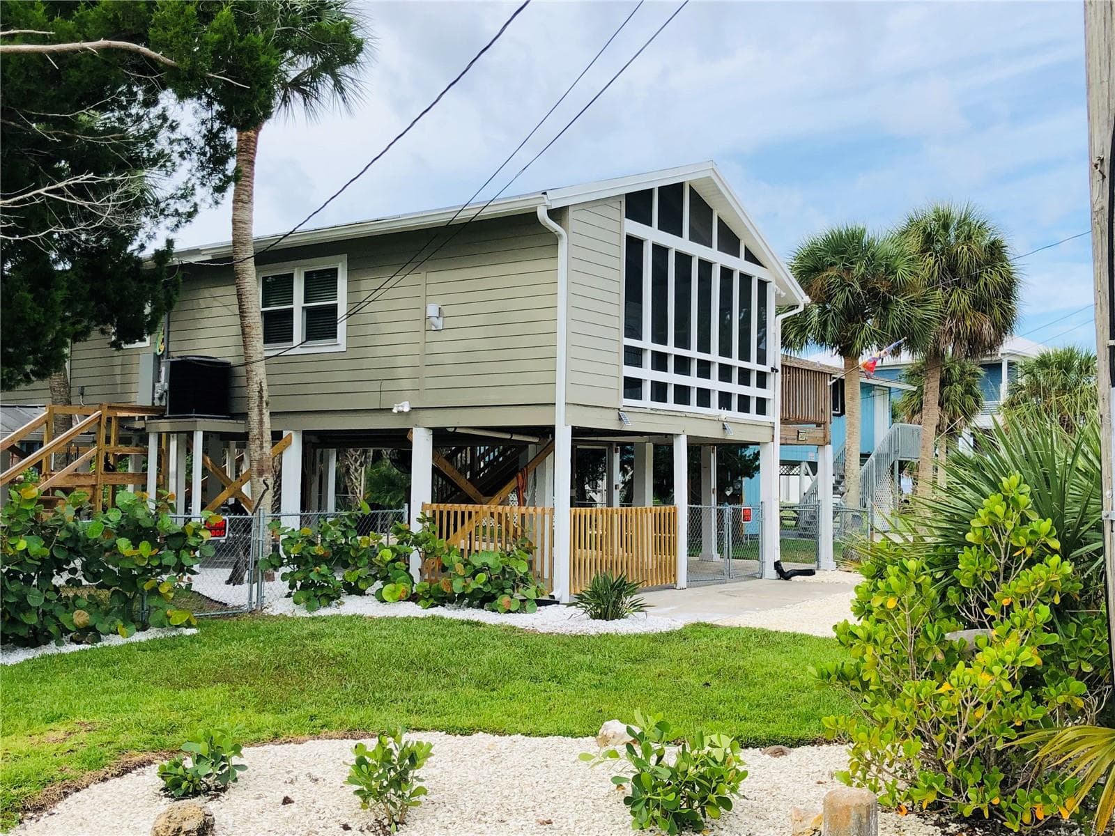 3480 Harbor Dr