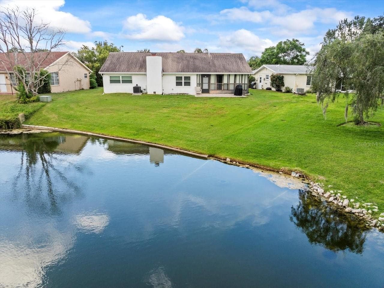 7624 Summertree Ln