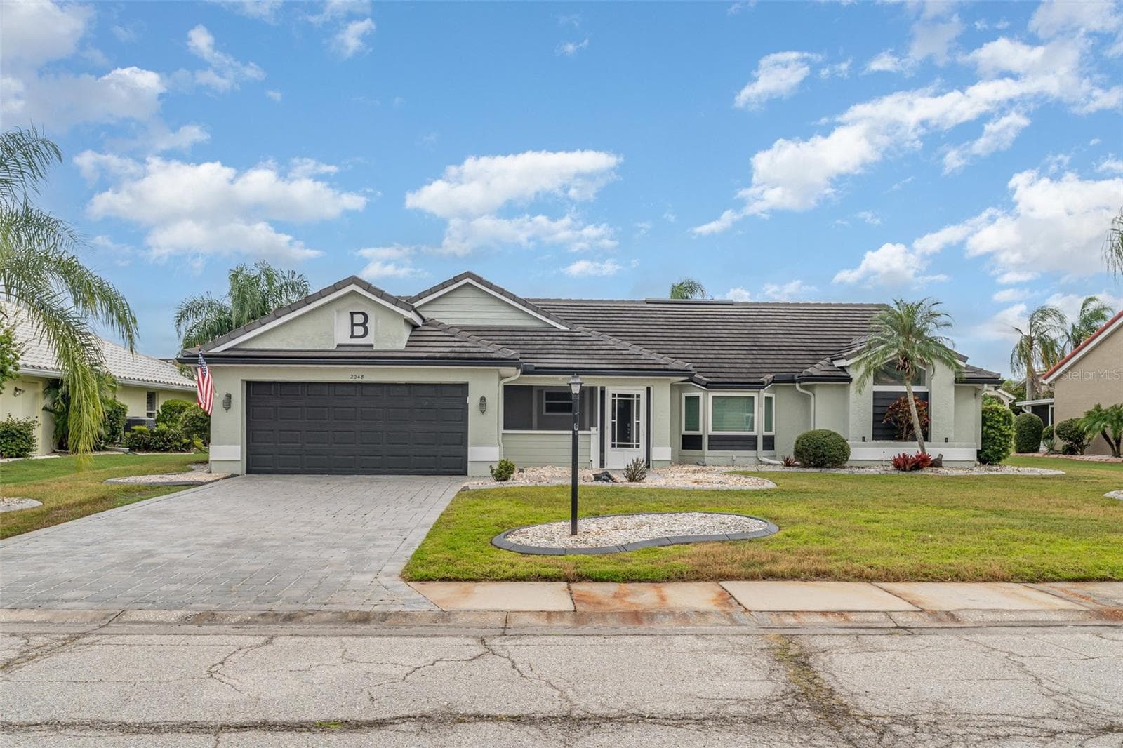 2048 Berry Roberts Dr