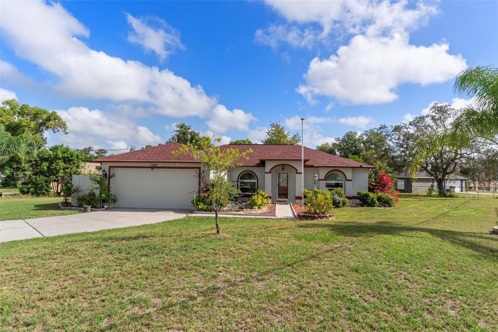 2104 Linwood Ave