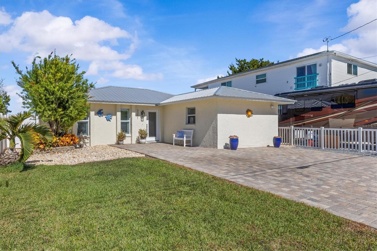 3391 Mangrove Dr