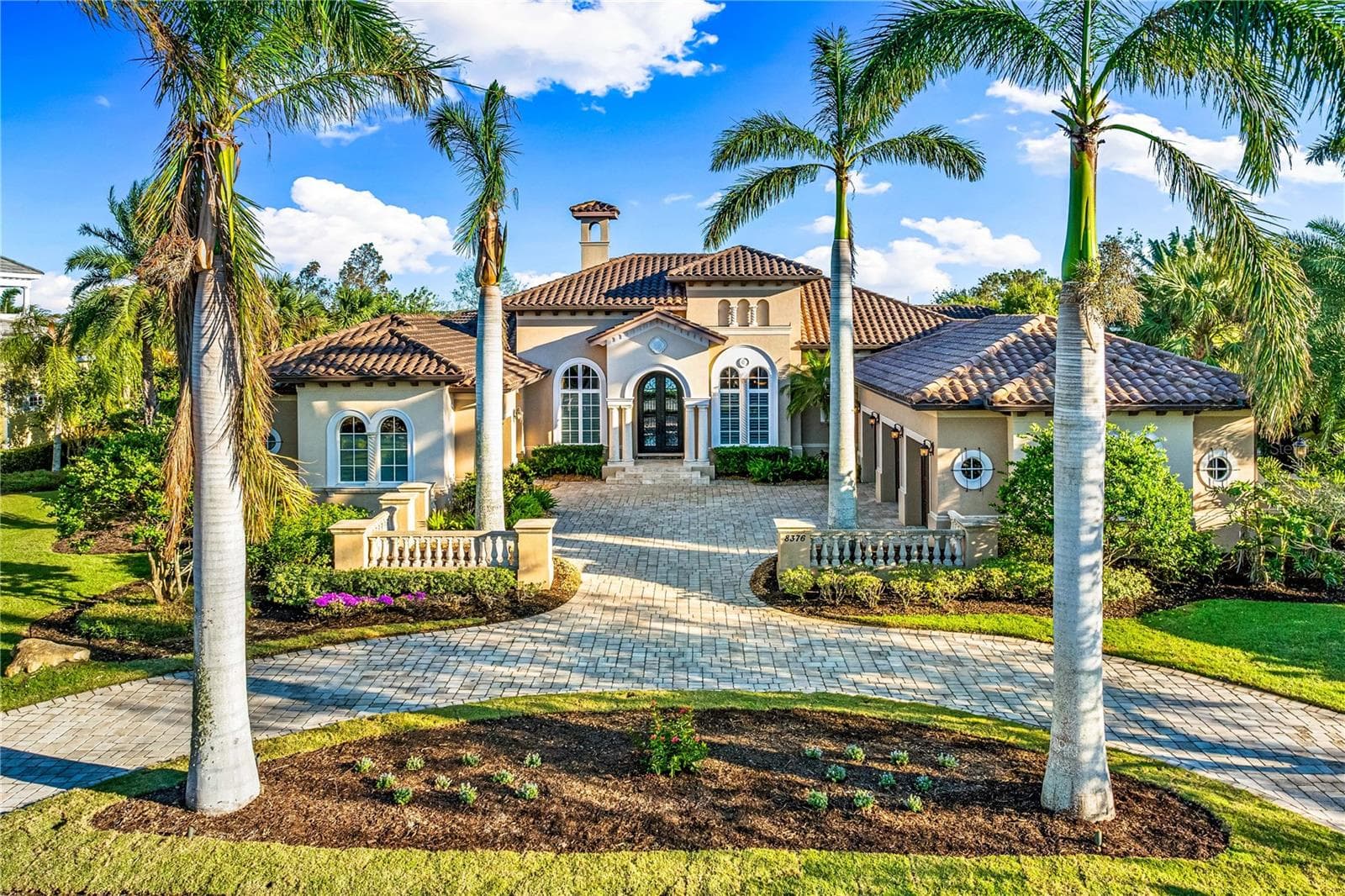8376 Catamaran Cir