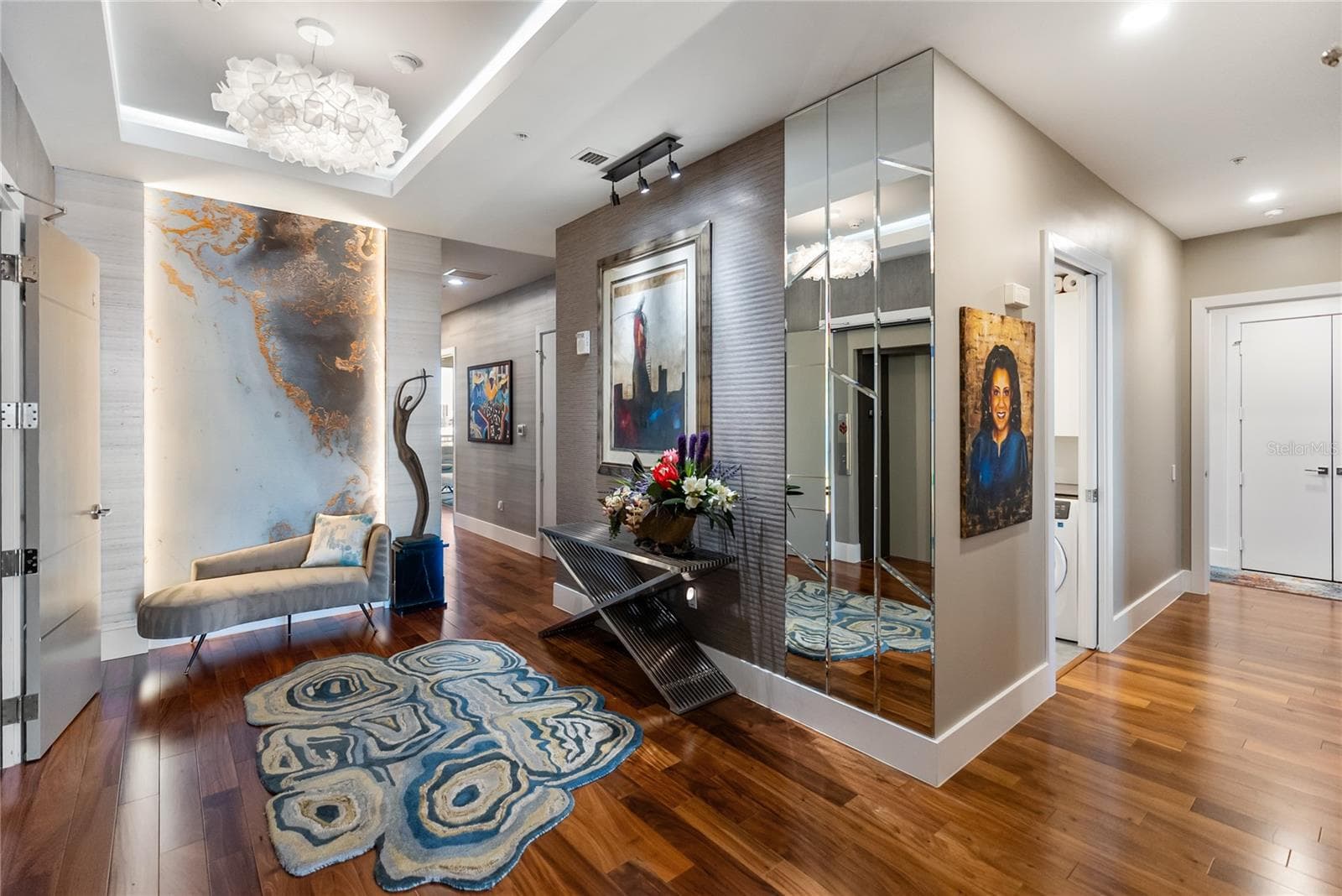 540 N Tamiami Trl #702