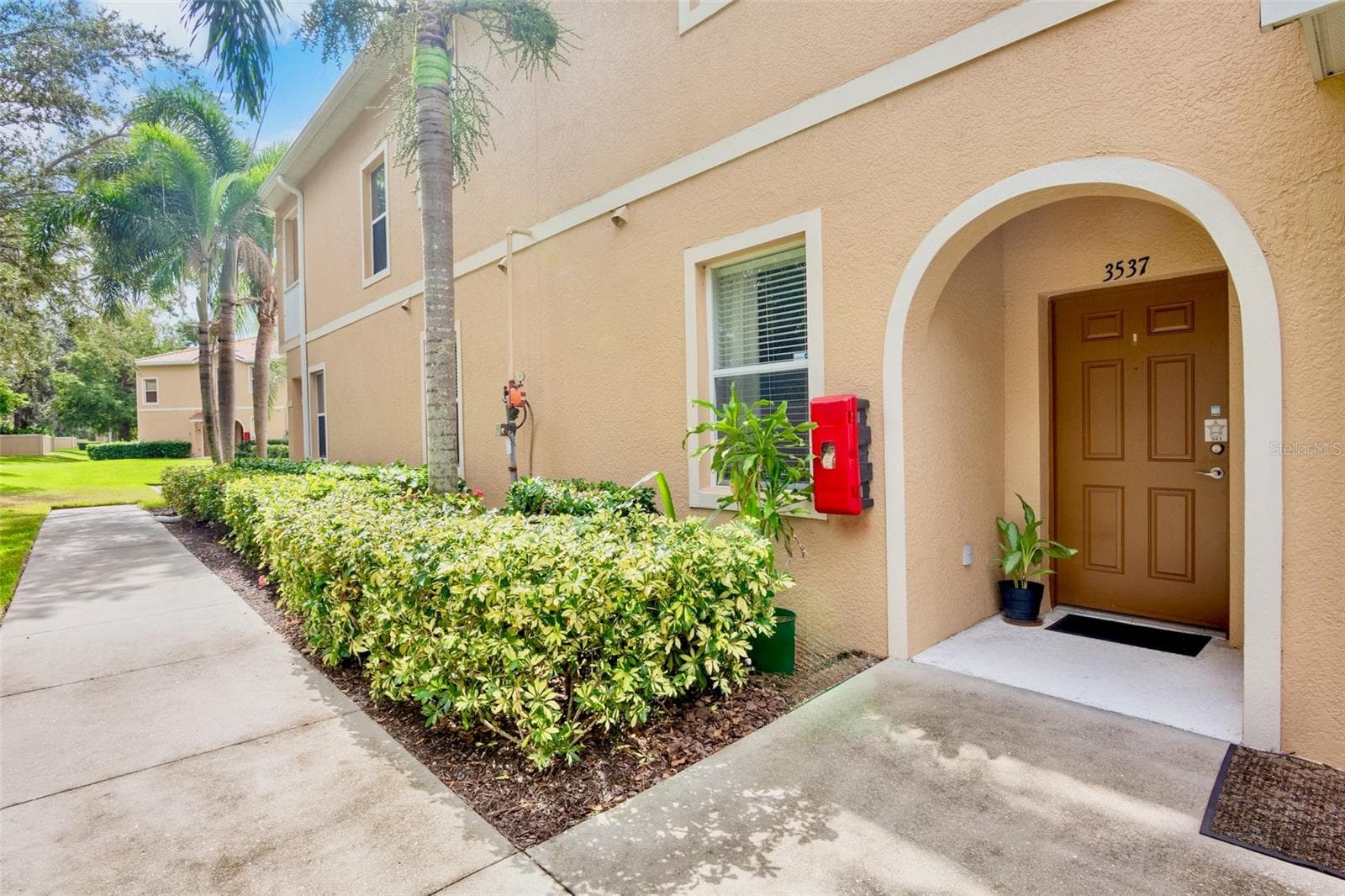 3537 Parkridge Cir #15-106