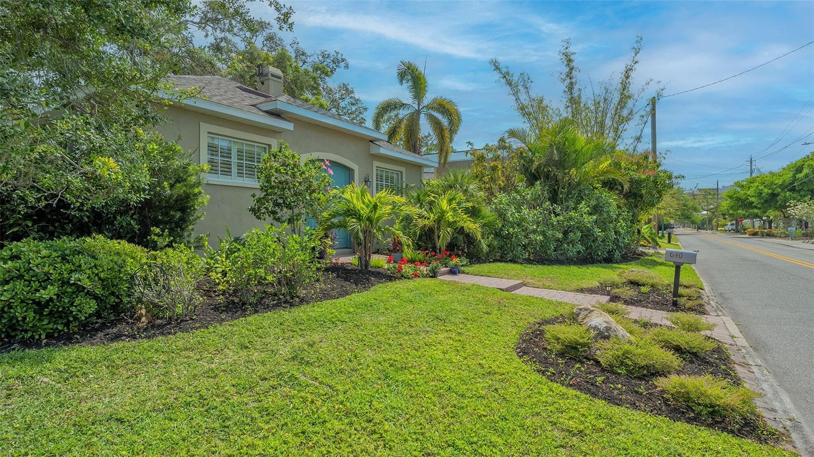 640 N Osprey Ave