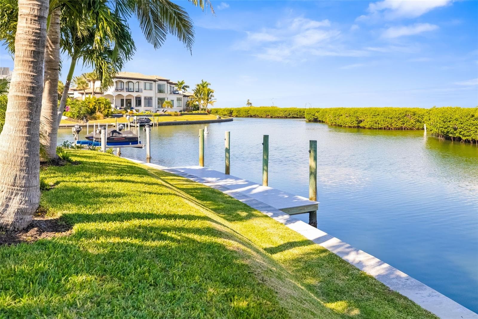 560 Harbor Cove Cir