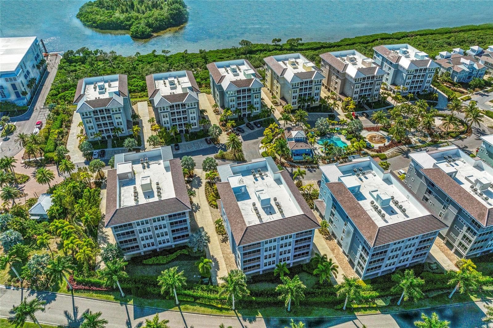 391 Aruba Cir #101