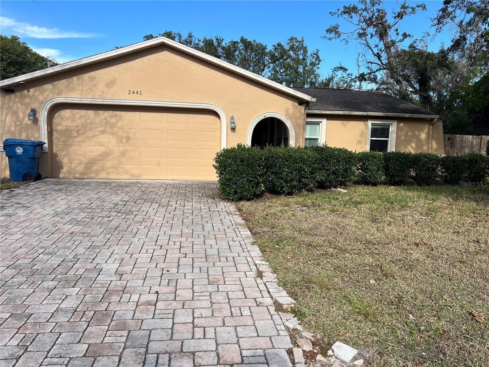 2441 Dustin Cir