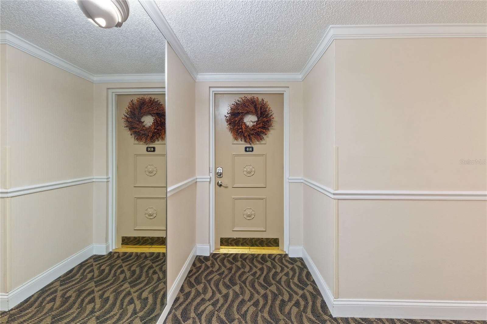 736 Island Way #406