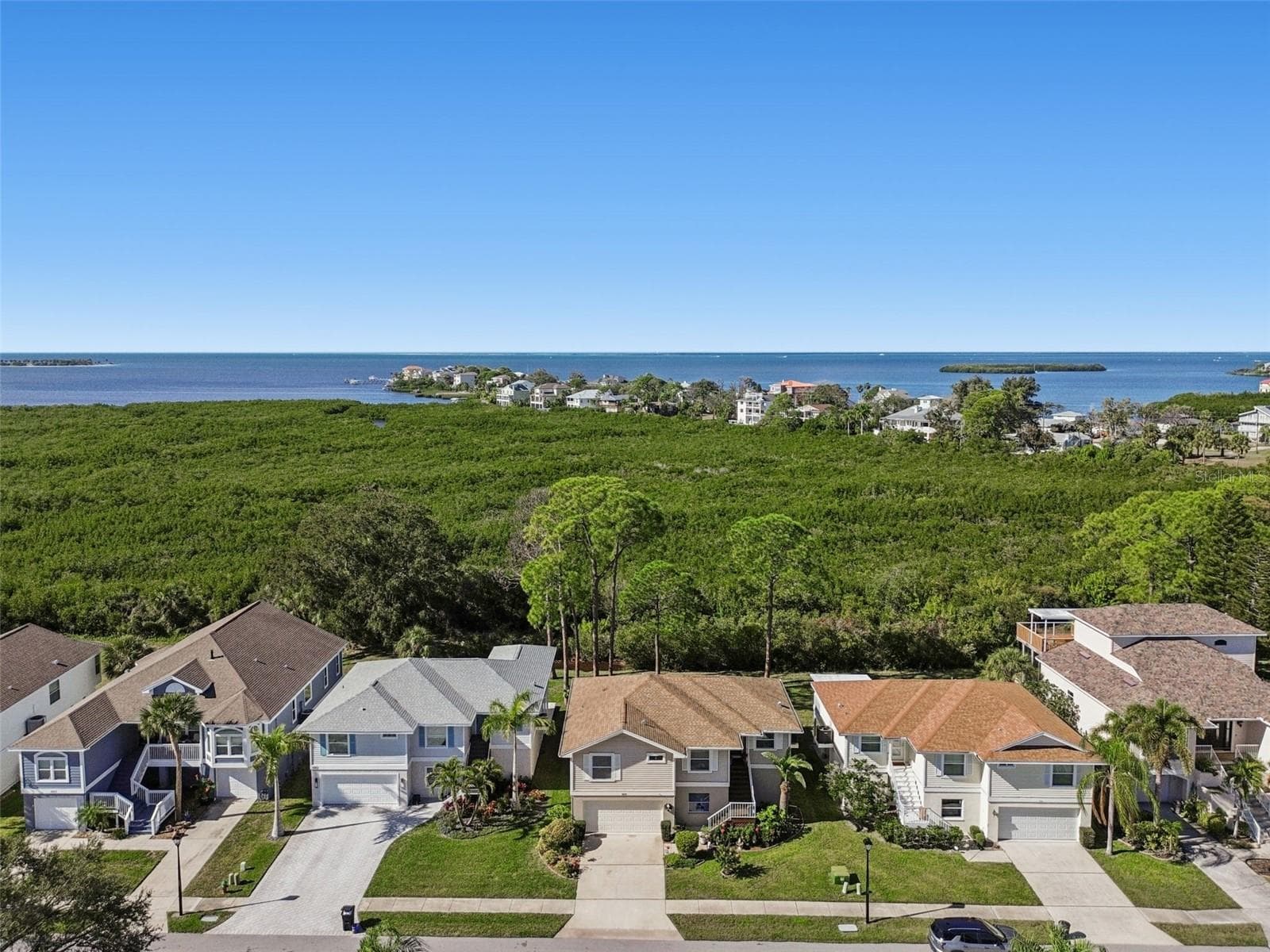 1059 S Pointe Alexis Dr