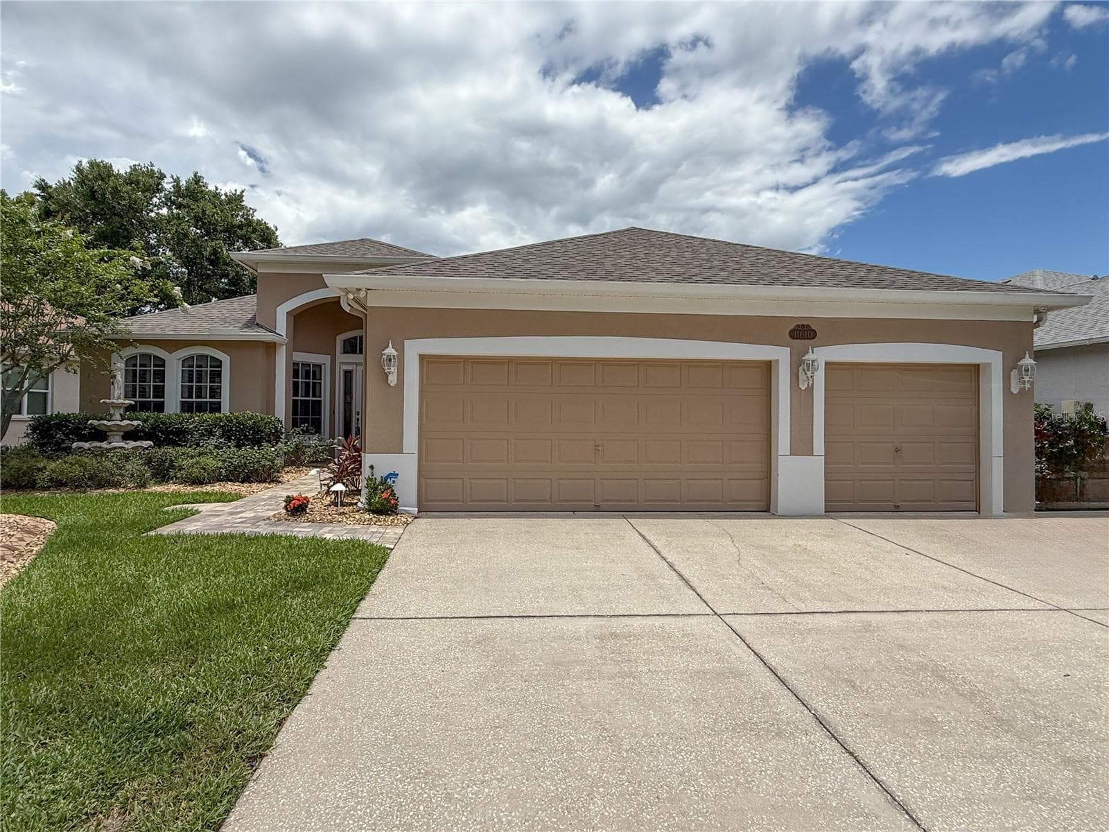 11610 Grove Arcade Dr