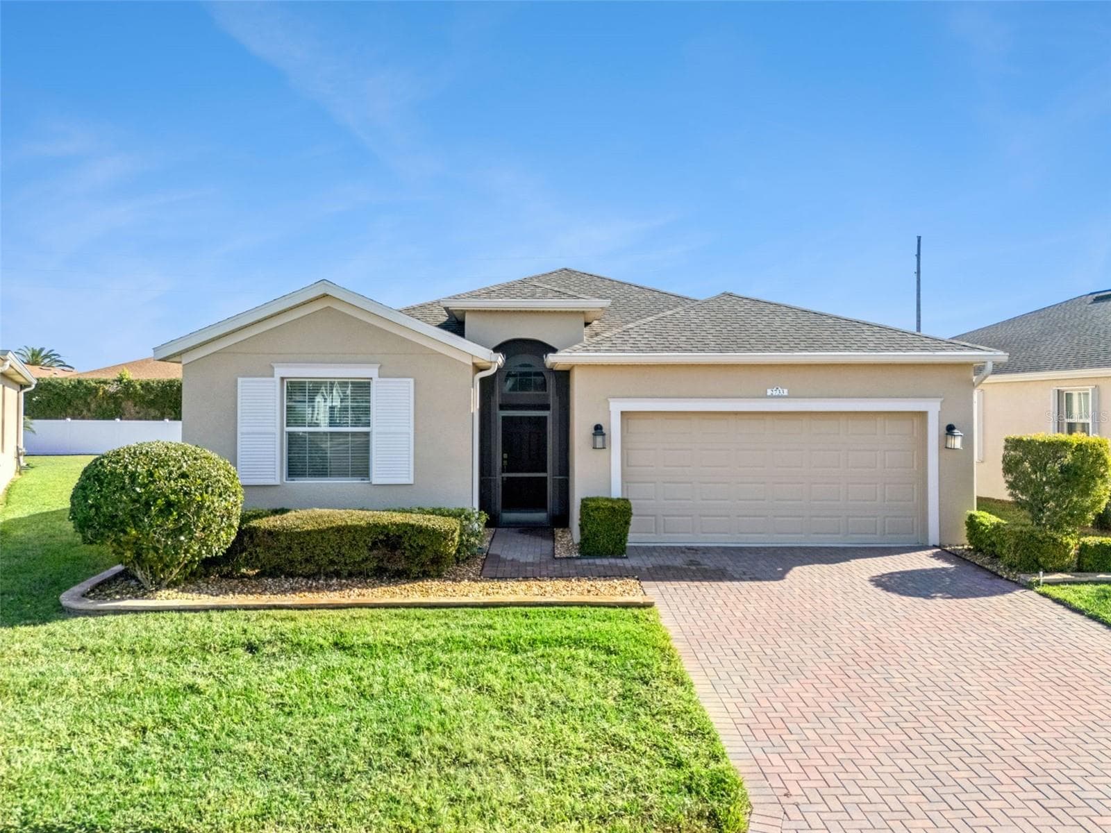 2733 Attwater Loop