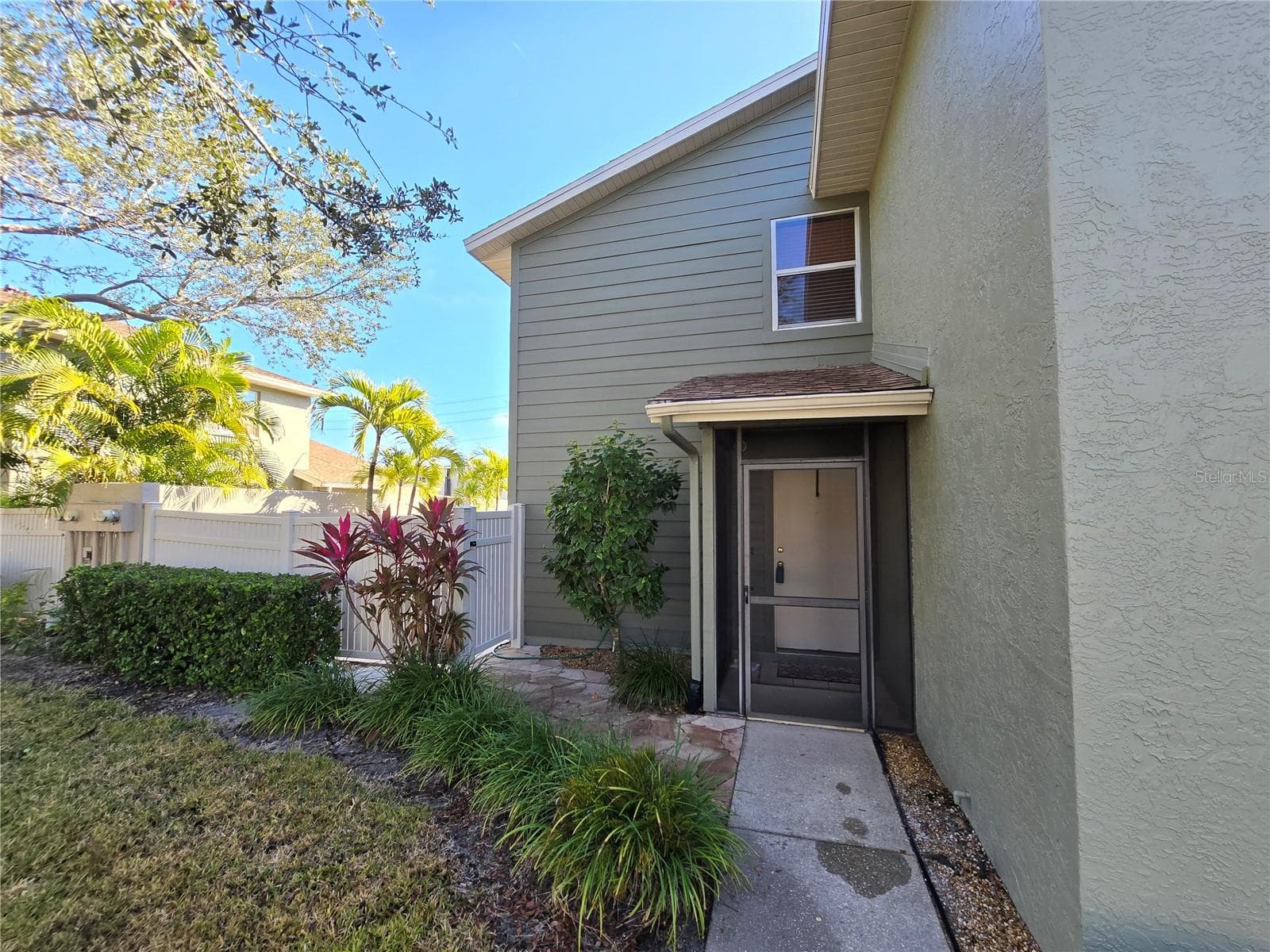 4181 Center Pointe Cir #91B
