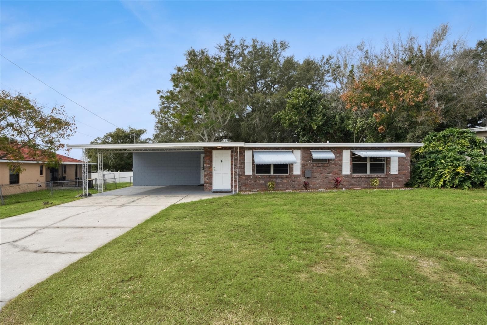 106 Lantern Ln