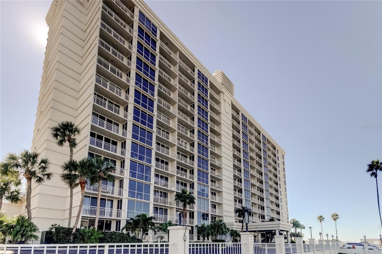 100 Pierce St #305