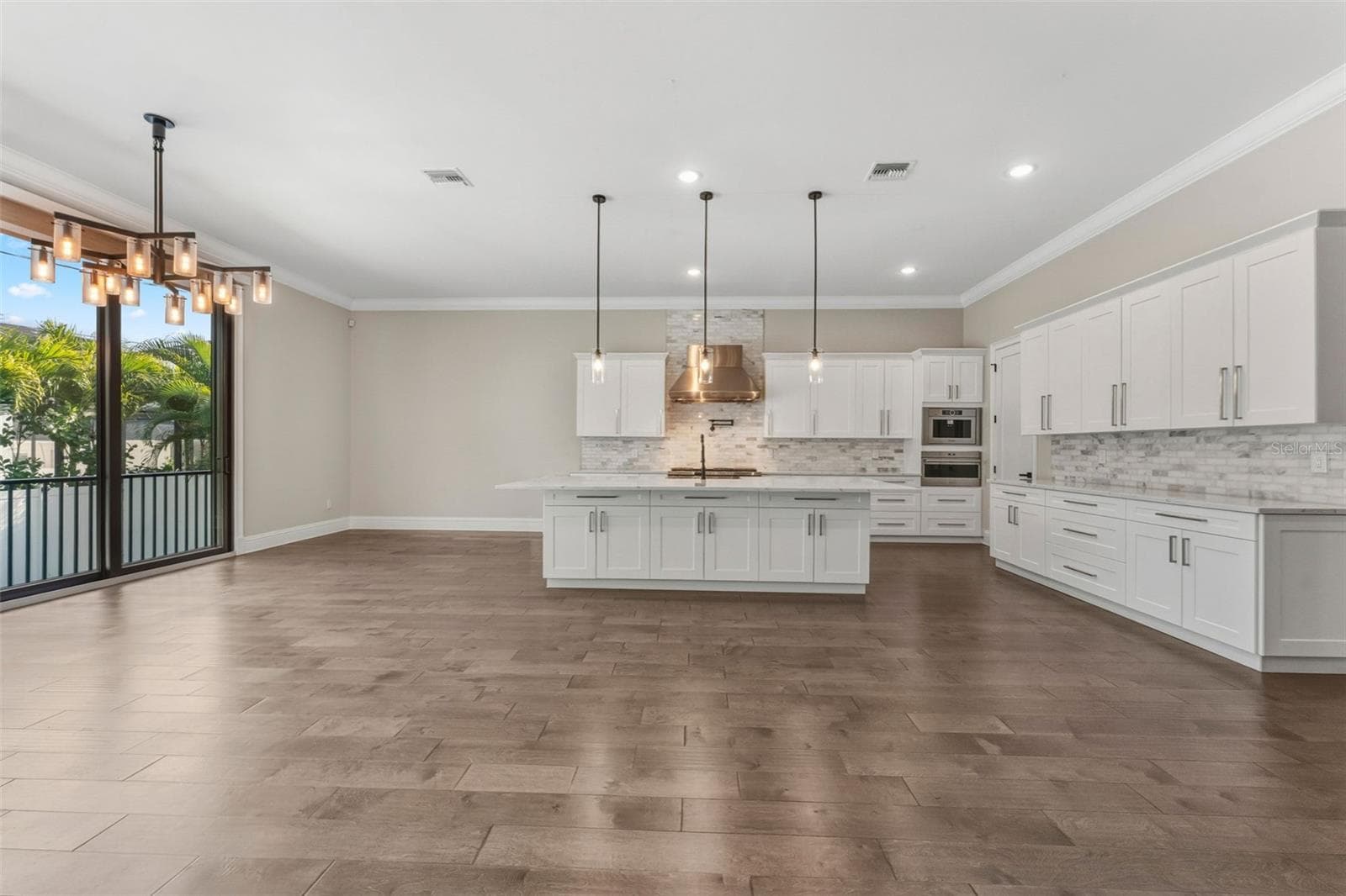 481 W Davis Blvd