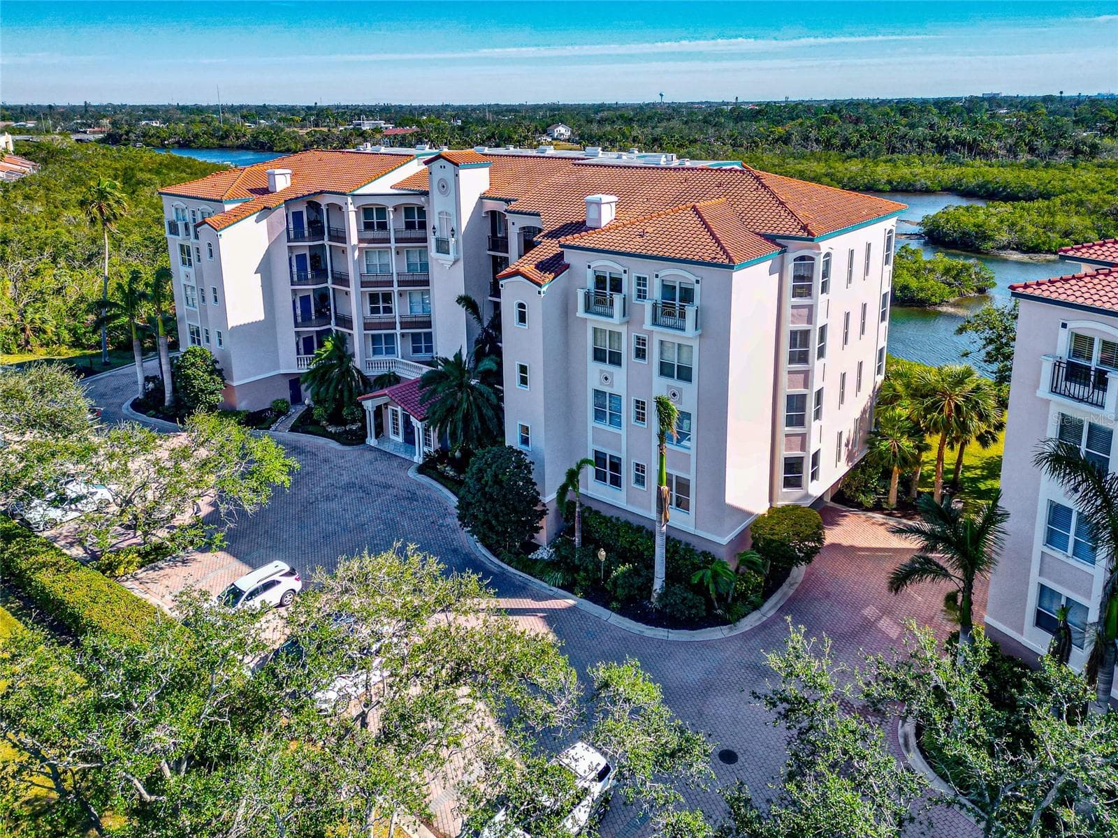 5408 Eagles Point Cir #302
