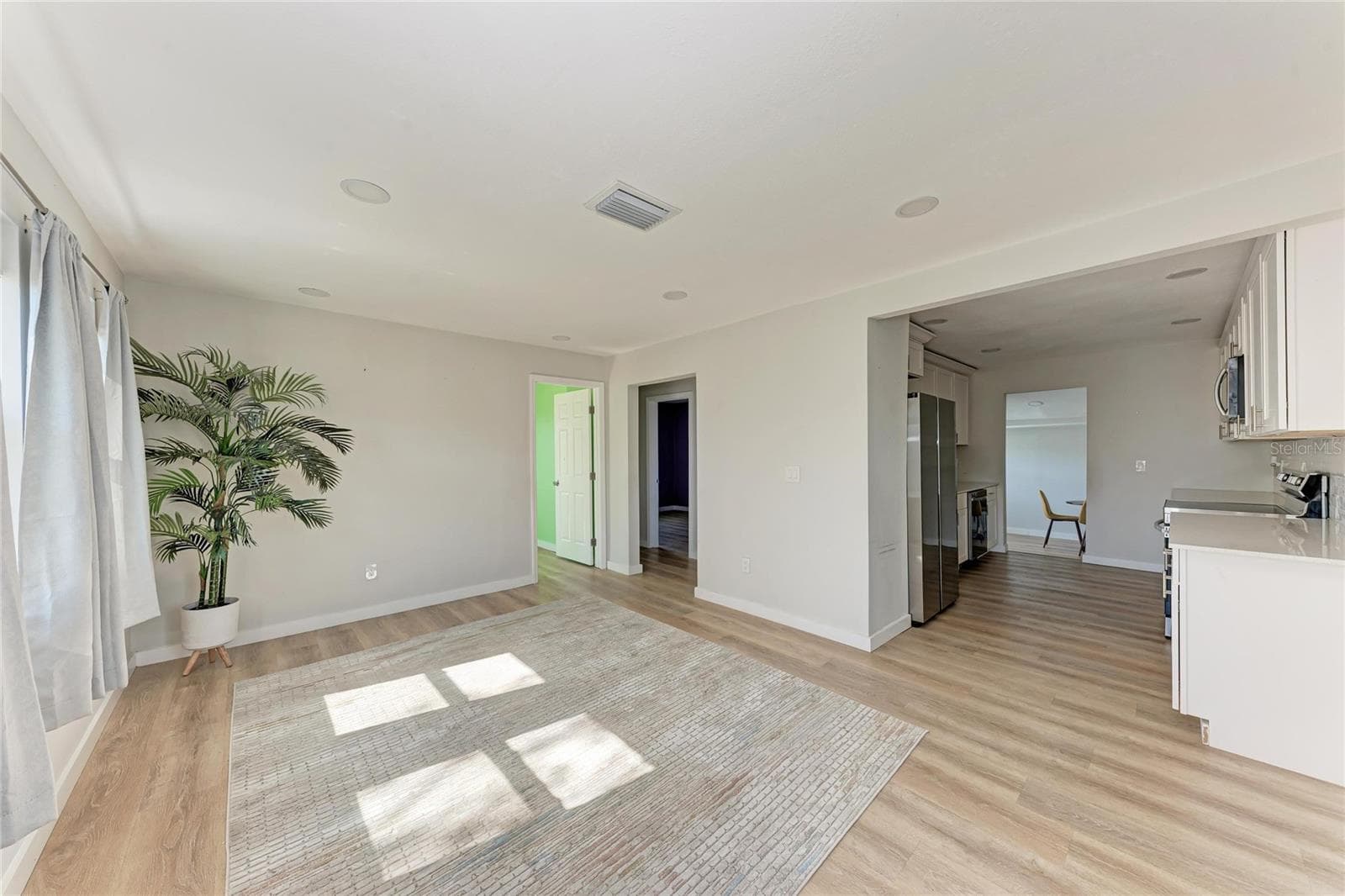 702 20th Ave W
