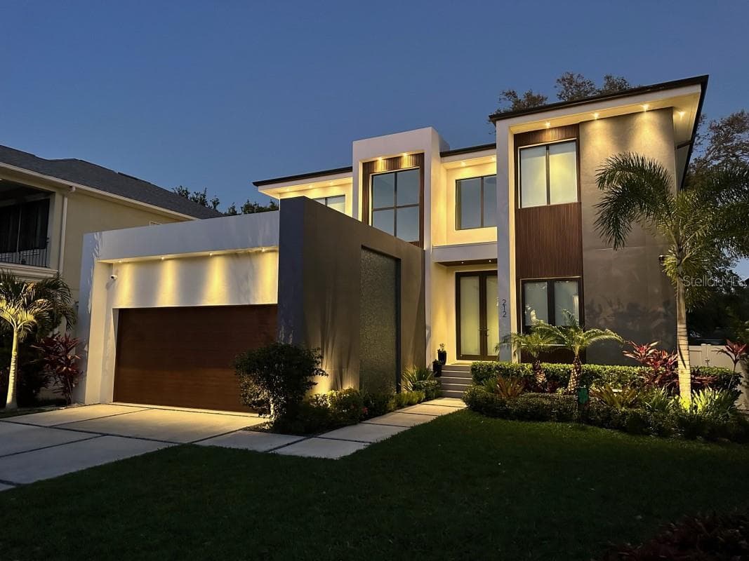 212 S Renellie Dr