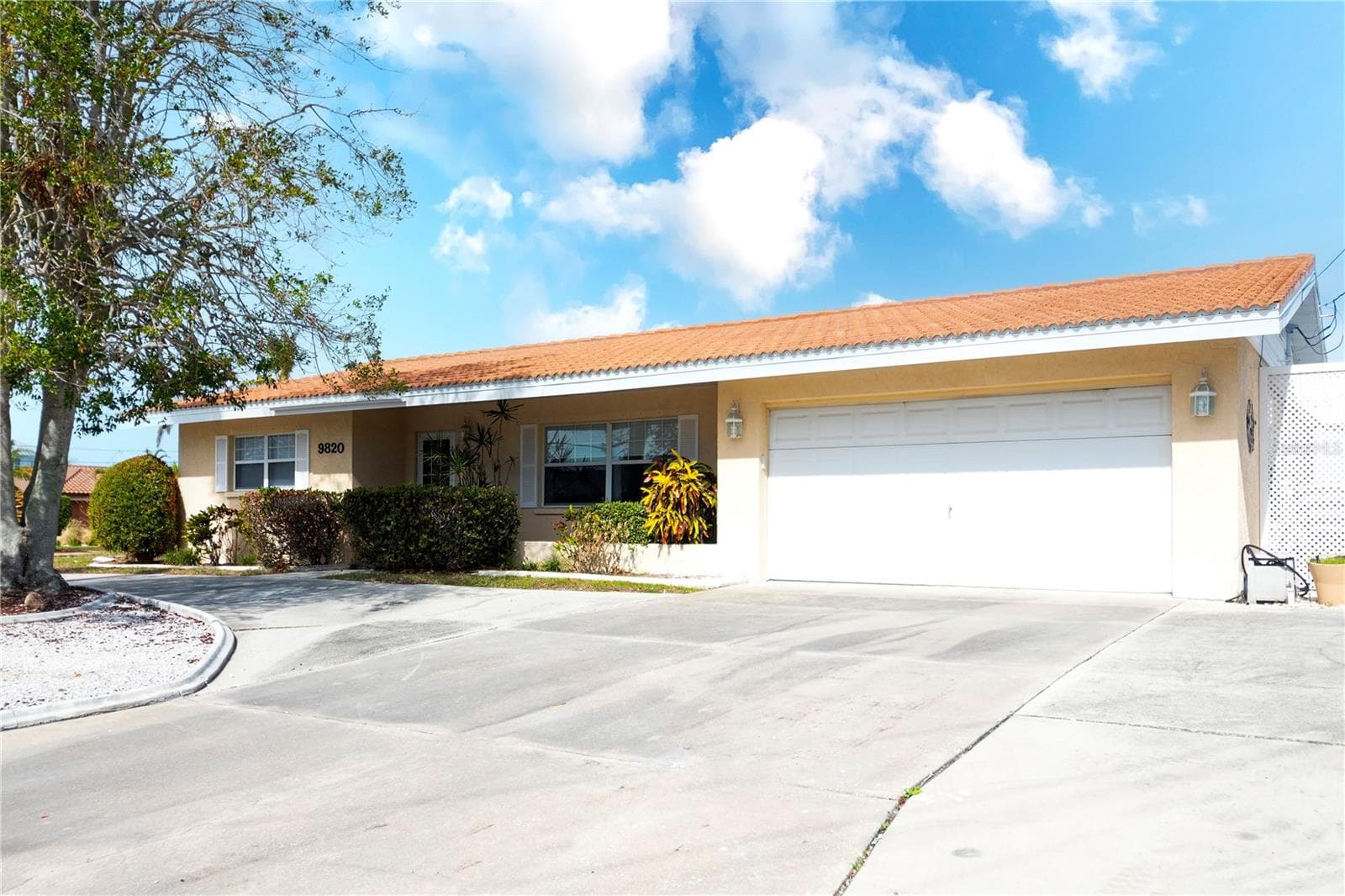 9820 Royal Palm Dr
