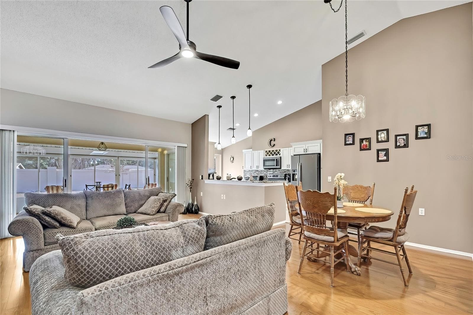 1424 Pinewood Hills CT