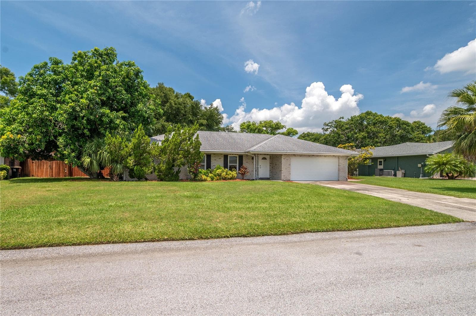 305 Hernando Rd