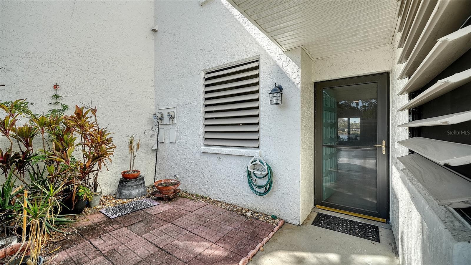 214 Lakewood Dr #214