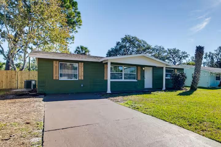 7252 Dianne Dr