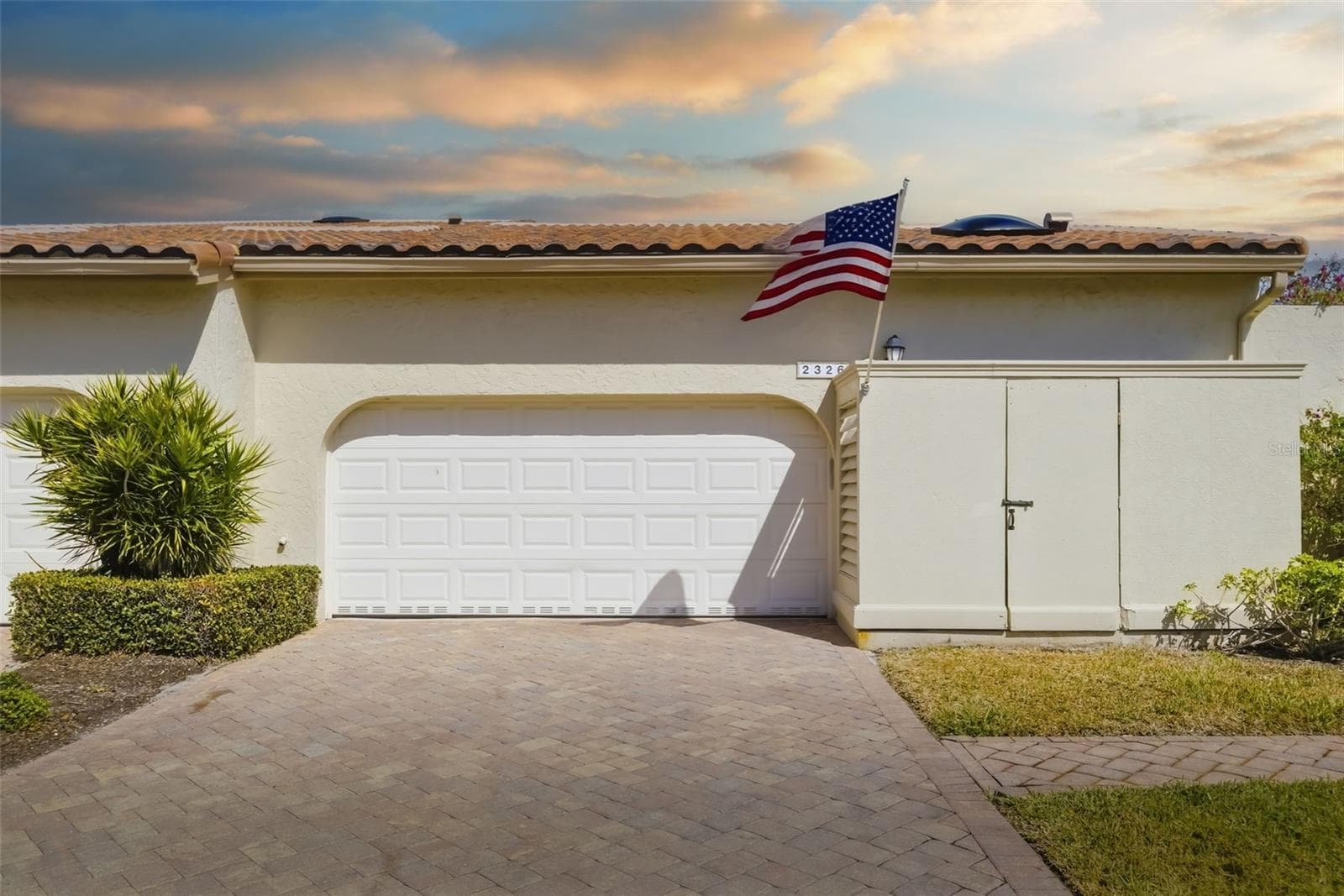 2326 Harbour Oaks Dr