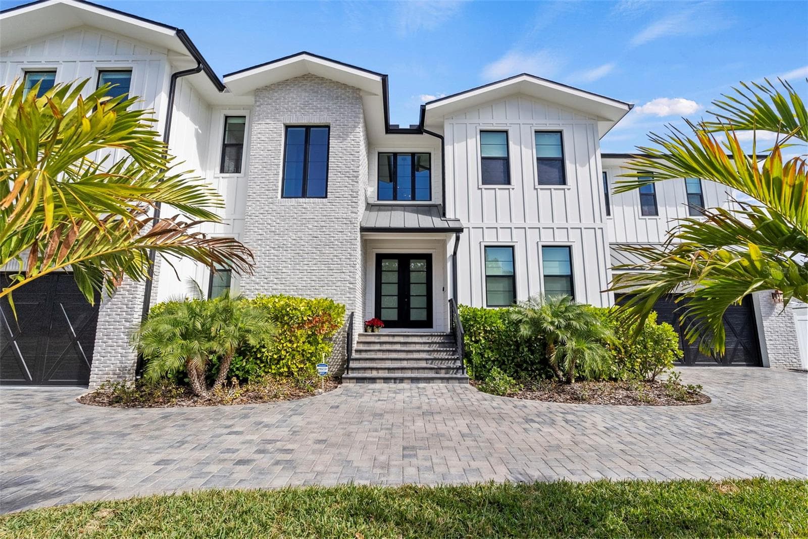 615 Luzon Ave