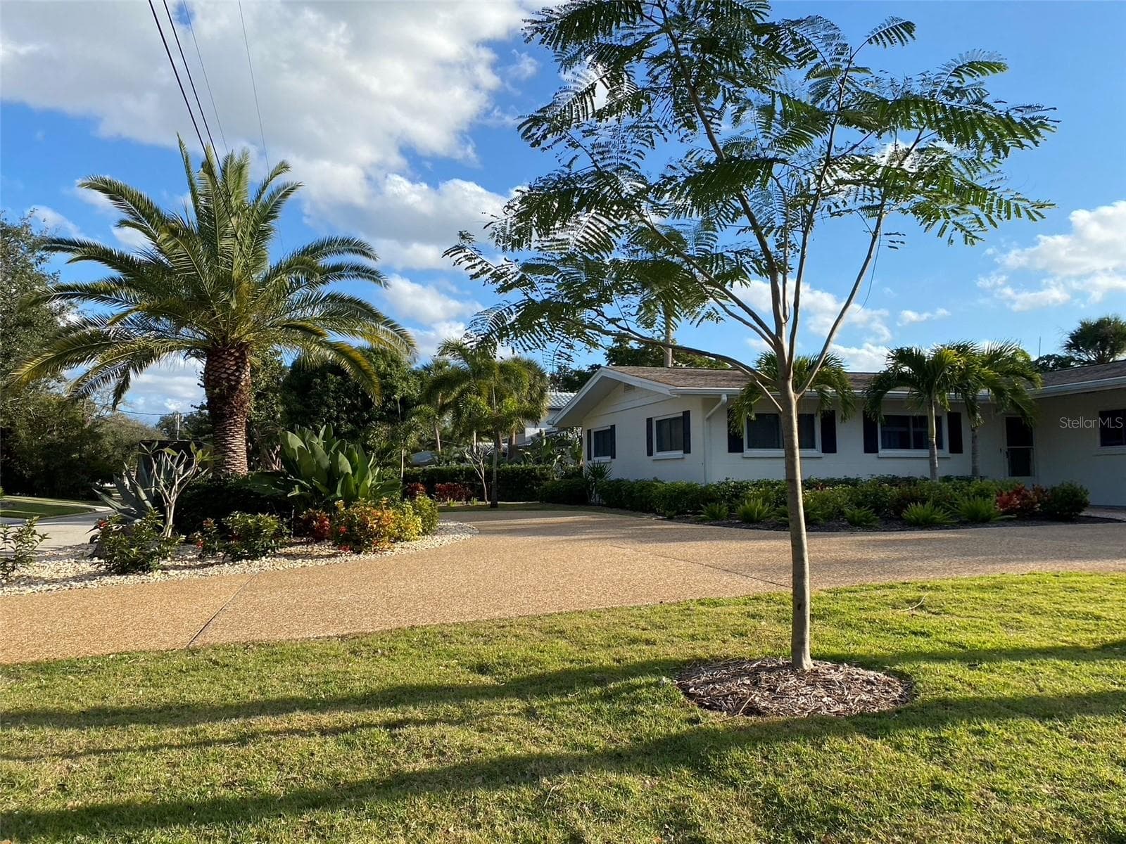 814 Paradise Way