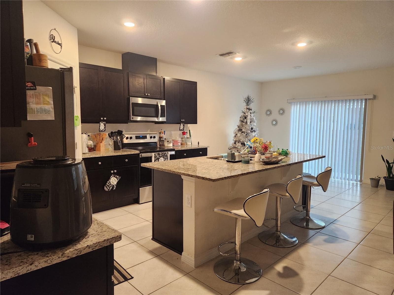 1075 Griffon Ave