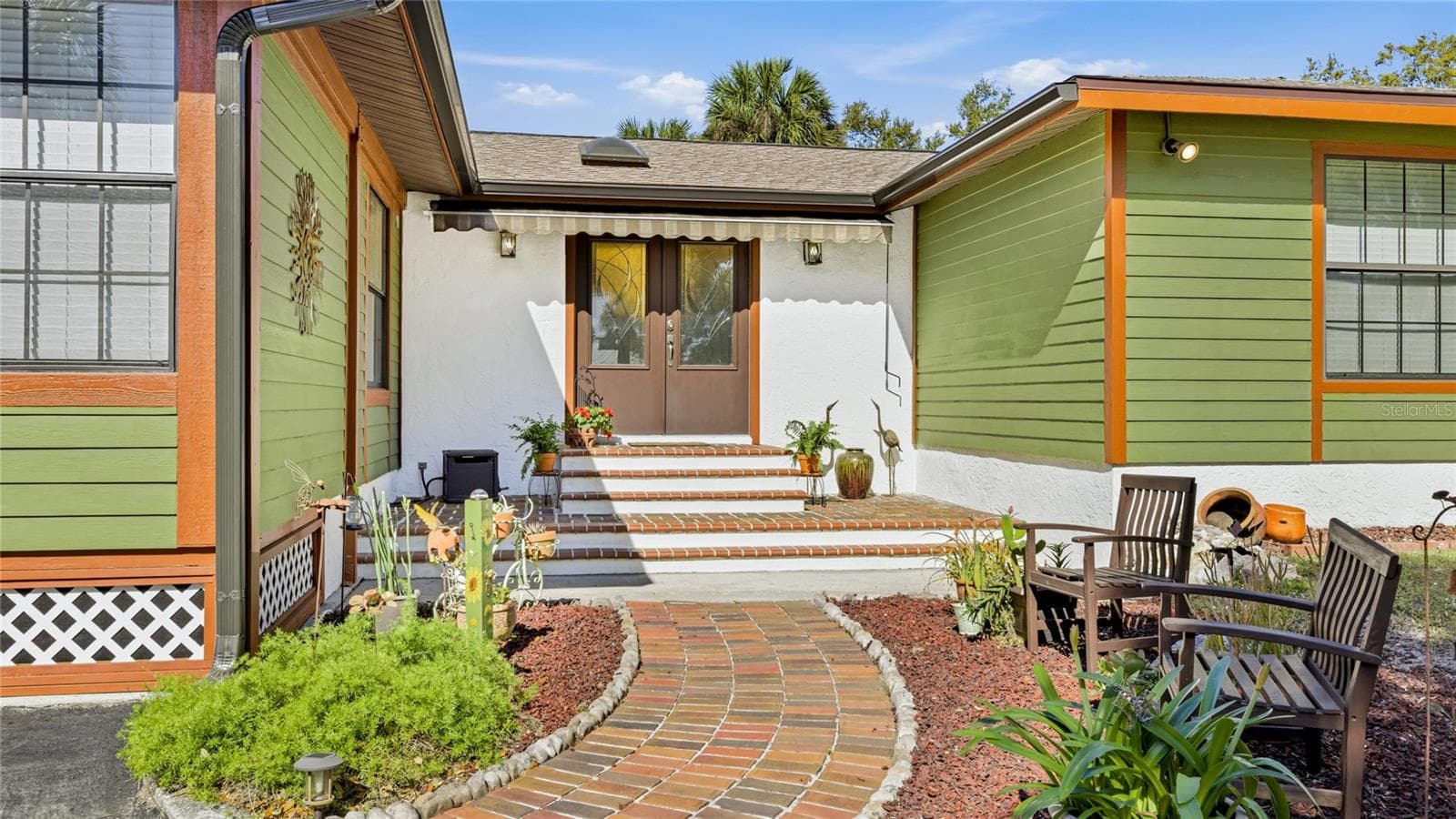 906 Tropical Dr