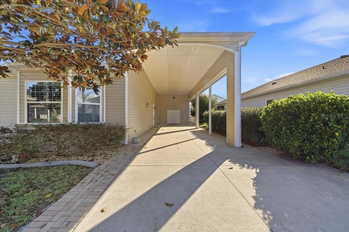 323 Travelers Dr