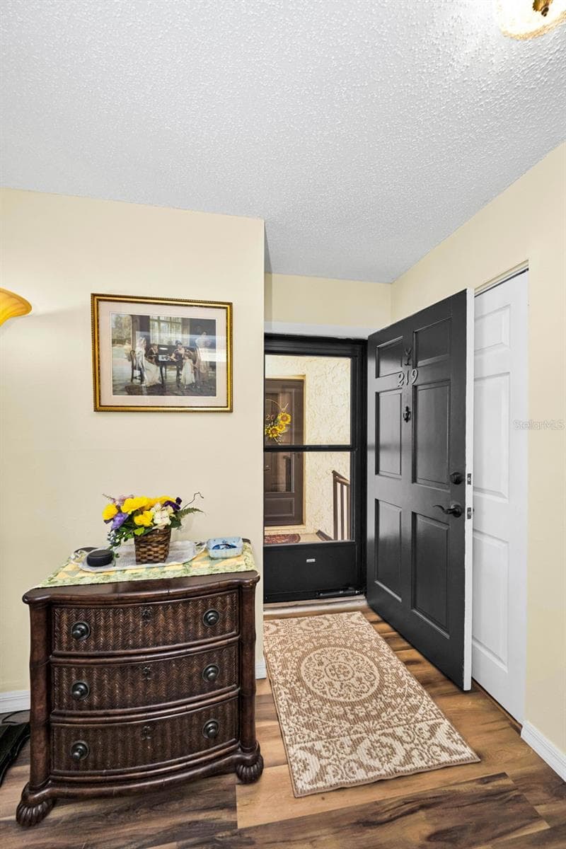 219 Elmwood Cir #219