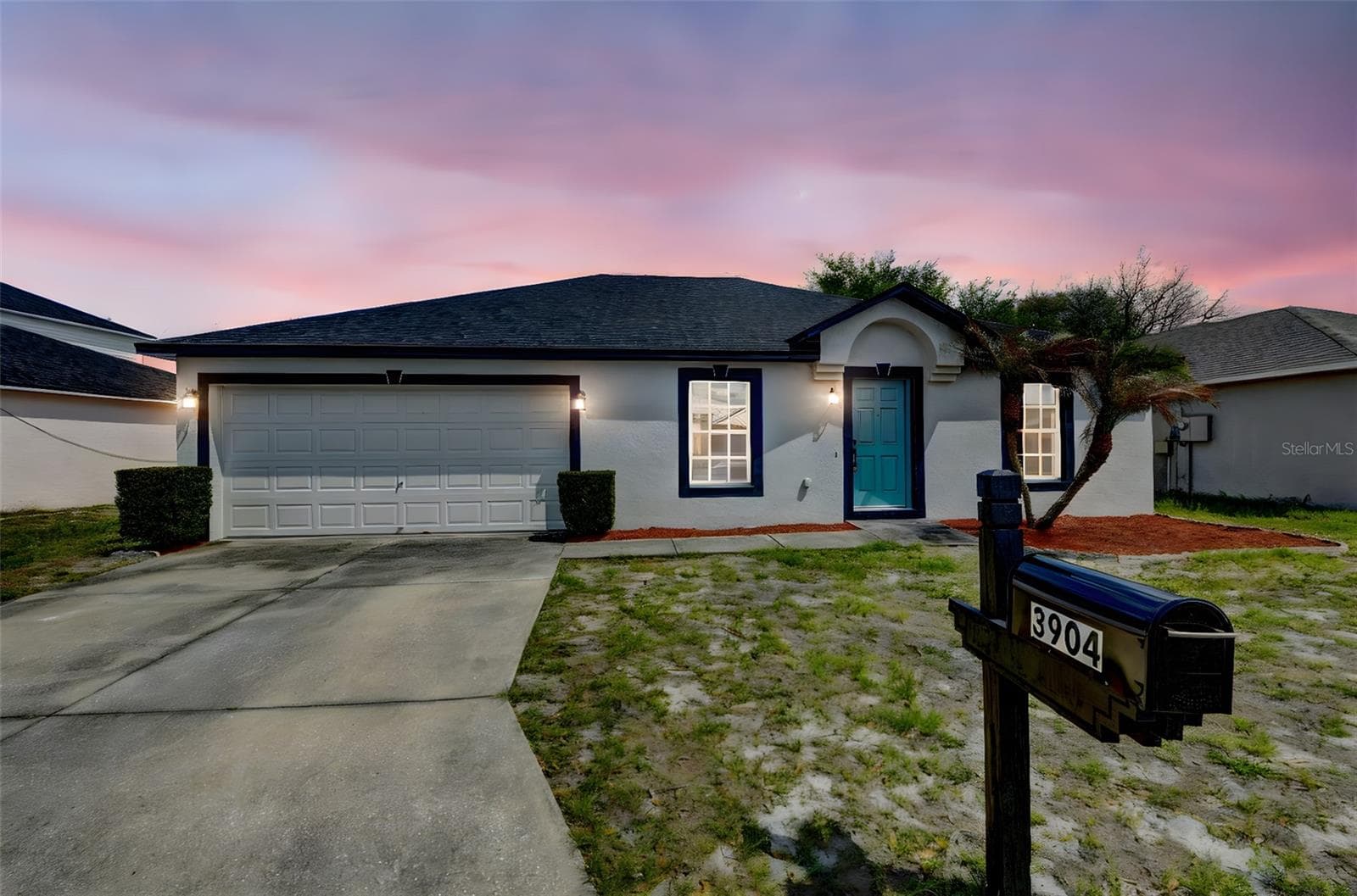 3904 Warbler Dr